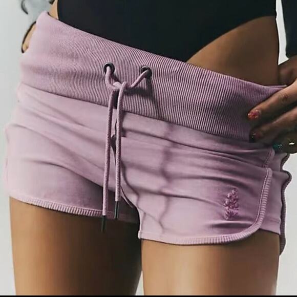 🆕FP Movement Limitless Shorts Faded Mauve SZ L NWOT - Picture 7 of 7
